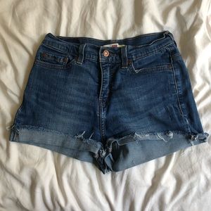 VINTAGE LEVI’S SHORTS